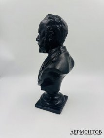 Бюст П. И. Чайковского. Чугун, Каслинский завод, скульптор Бах, СССР, 1962 год