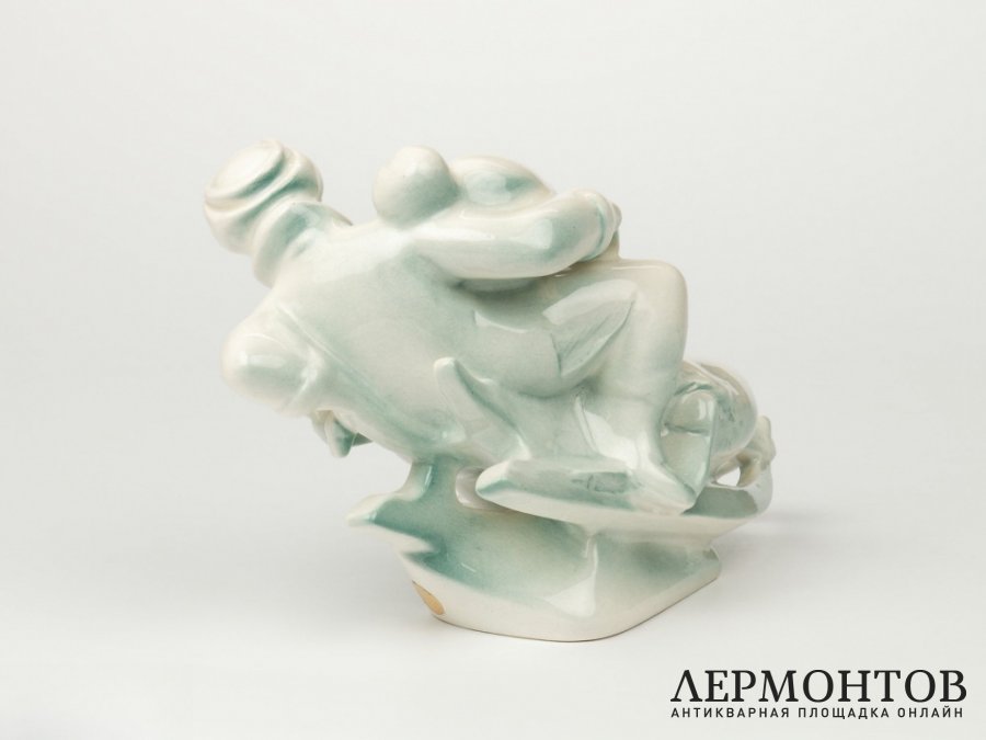 Статуэтка «Дети на санках». Jinokera Keramia, Чехословакия, 1960–1970 годы