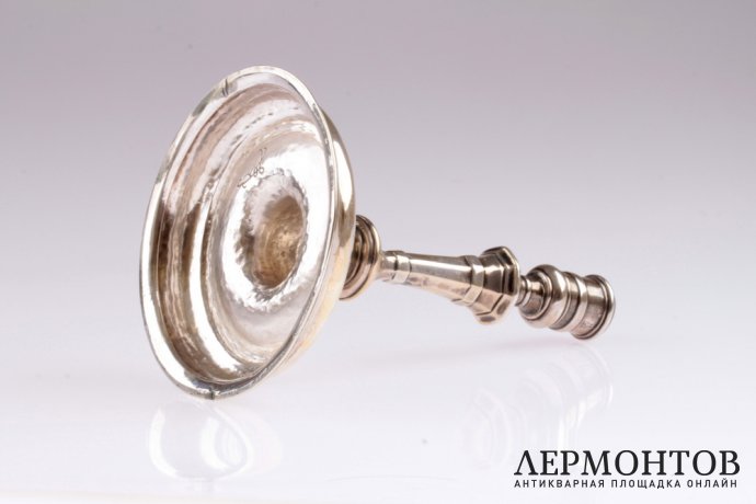Подсвечник в классическом стиле. 1763 год. Серебро 812 пробы. Австрия, XVIII в.
