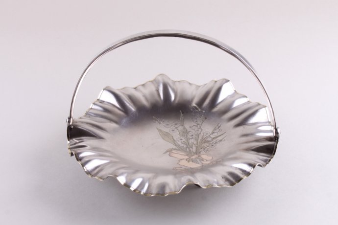 Конфетница в стиле модерн. К. Фаберже. Серебро 84 пробы, золочение. Россия, 1896 г.