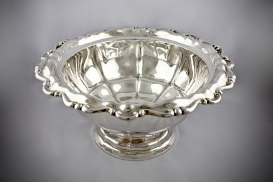 Фруктовница на ножке. Серебро 800 пробы. Франция, XIX-XX вв.