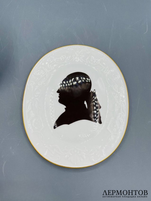 Настенное панно с профилями Лессинга и Клейста. Фарфор, Meissen, ГДР, 1977 год