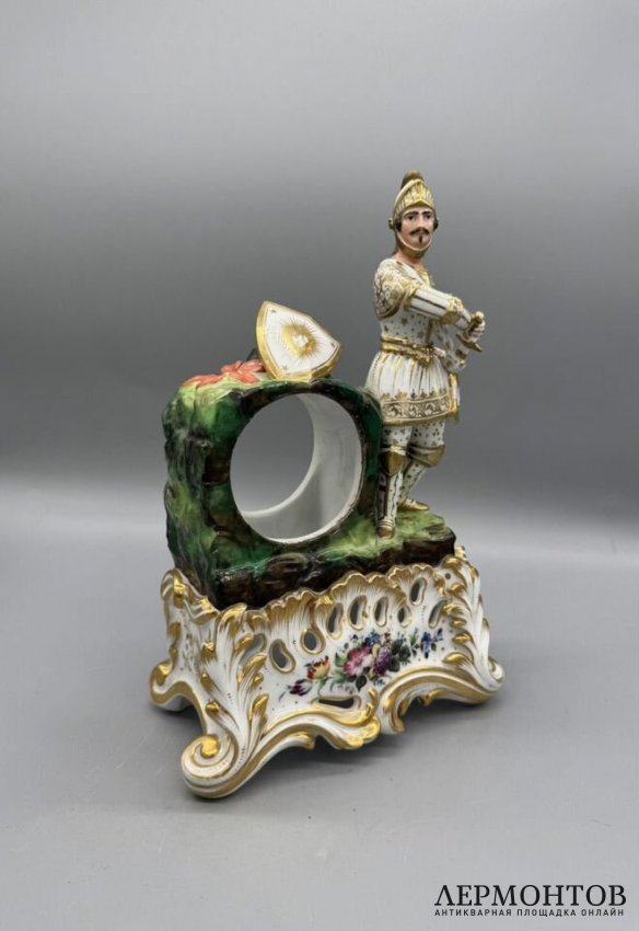 Часы-подчасник с фигурой рыцаря. Фарфор, роспись, золочение, предположительно Франция или Россия, конец 19 века