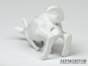 Статуэтка «Кенгуру с детенышем». Фарфор, Rosenthal, Германия, XX век