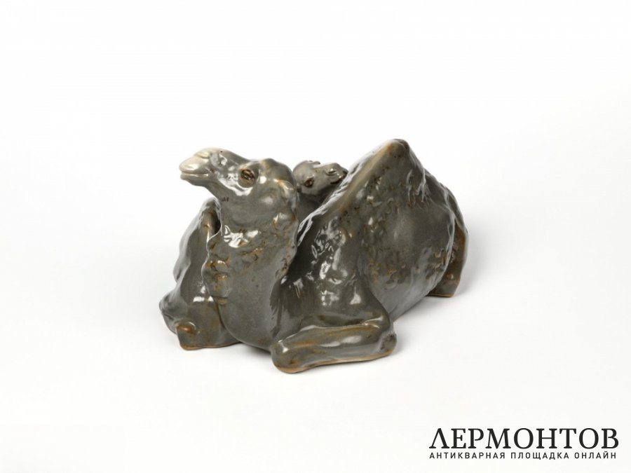 Статуэтка «Верблюды». Фарфор, Royal Dux, Чехословакия, 1950 год