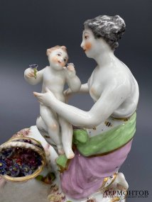 Статуэтка «Девушка и амур с корзиной цветов». Фарфор, роспись, Германия, конец 19 века
