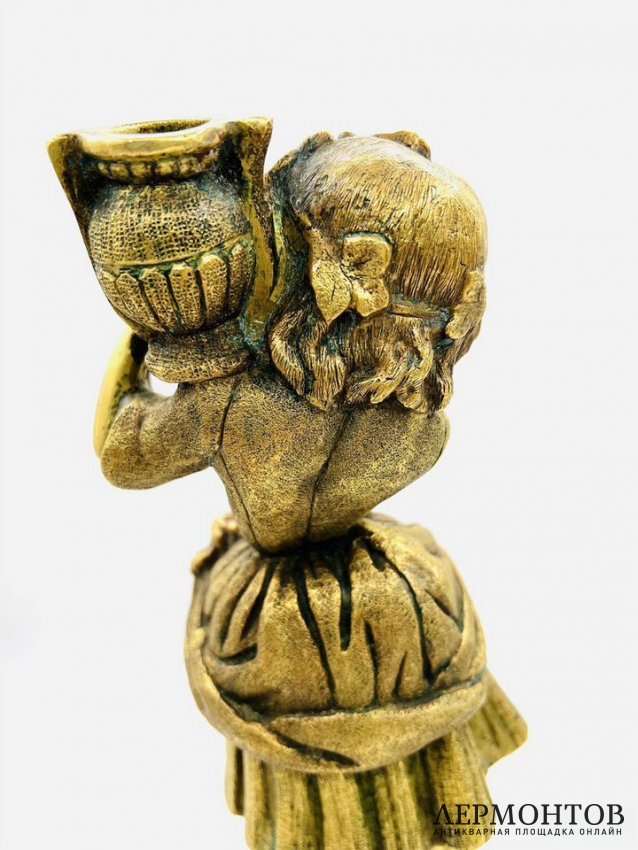 Статуэтка-подсвечник «Девочка с кувшином». Бронза, золочение, дерево, Западная Европа, середина 20 века