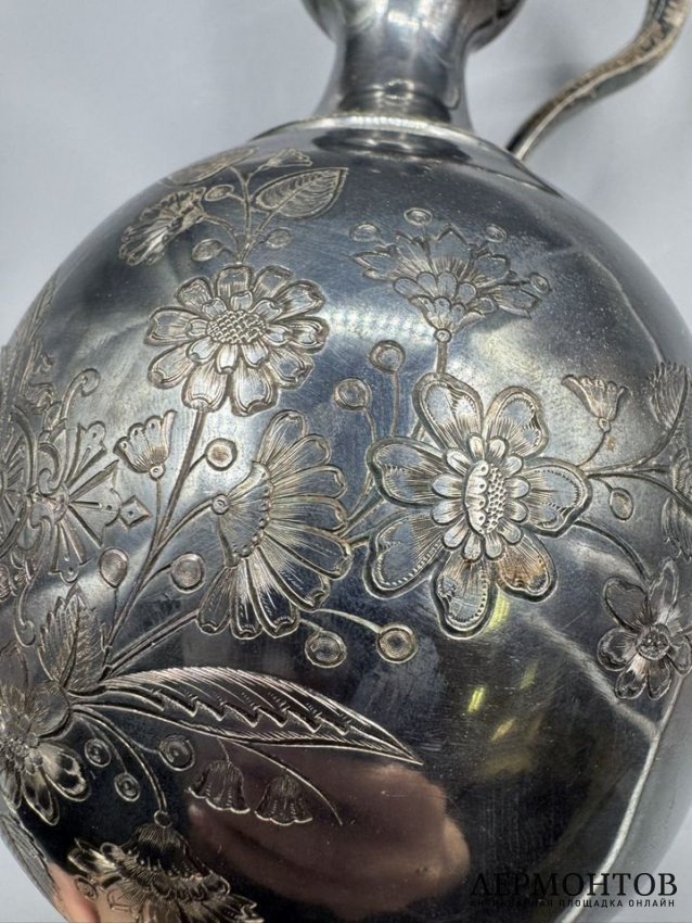 Штоф с букетами цветов. Серебро 84 пробы, Россия, 1895 год