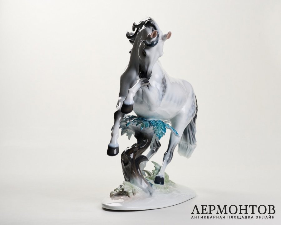 Статуэтка «Скачущий конь». Фарфор, Rosenthal, Германия, 1980 год