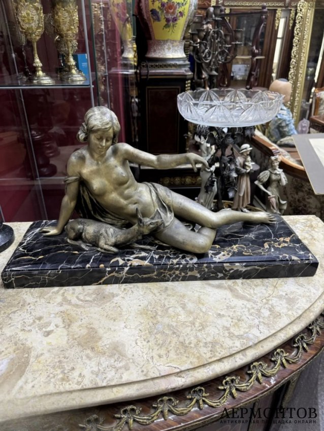 Скульптура «Девушка с косулей», ар-деко. Шпиатр, мрамор, É. Carlier, нач. 20 в.