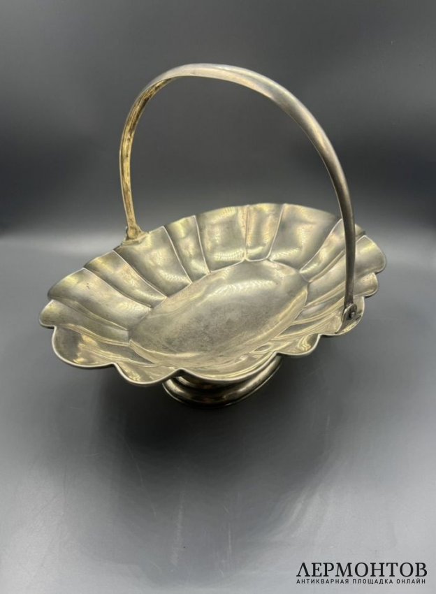 Сухарница с ручкой. Серебро 84 пробы, Россия, 1884 год