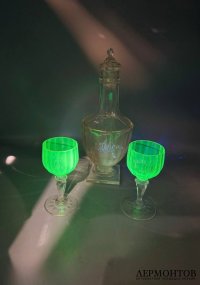 Штоф и 2 бокала. Урановое стекло, Lobmeyr, Австрия, начало 20 века