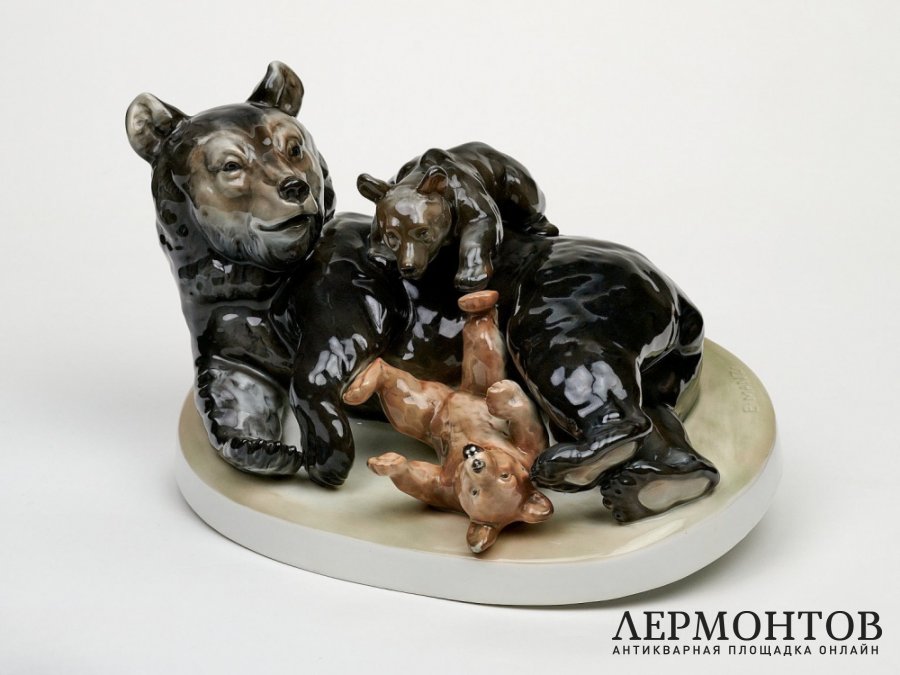 Статуэтка «Медведица с медвежатами». Фарфор, Rosenthal, Германия