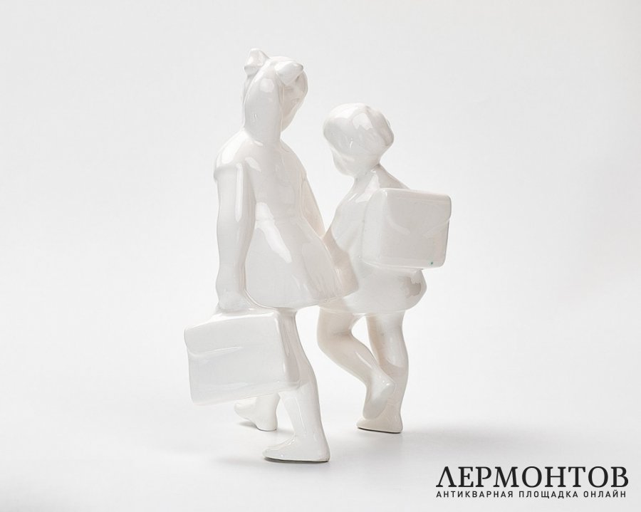Статуэтка «Школьницы». Керамика, Keramia Znojmo, Чехословакия, 1951–1970 годы