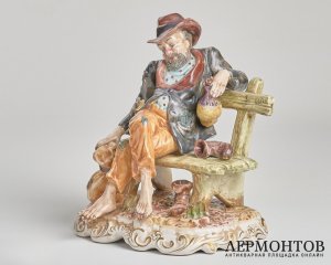 Статуэтка «Бродяга на скамье». Фарфор, Capodimonte, Италия