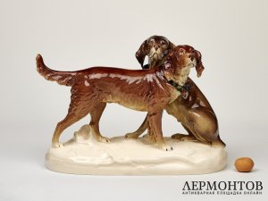 Статуэтка «Охотничьи собаки». Фарфор, Royal Dux, Чехословакия, 1938–1945 годы