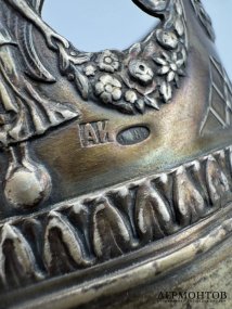 Подстаканник с ангелами и гирляндами. Серебро 84 пробы, А. Иванов, Россия, 1908–1917 годы