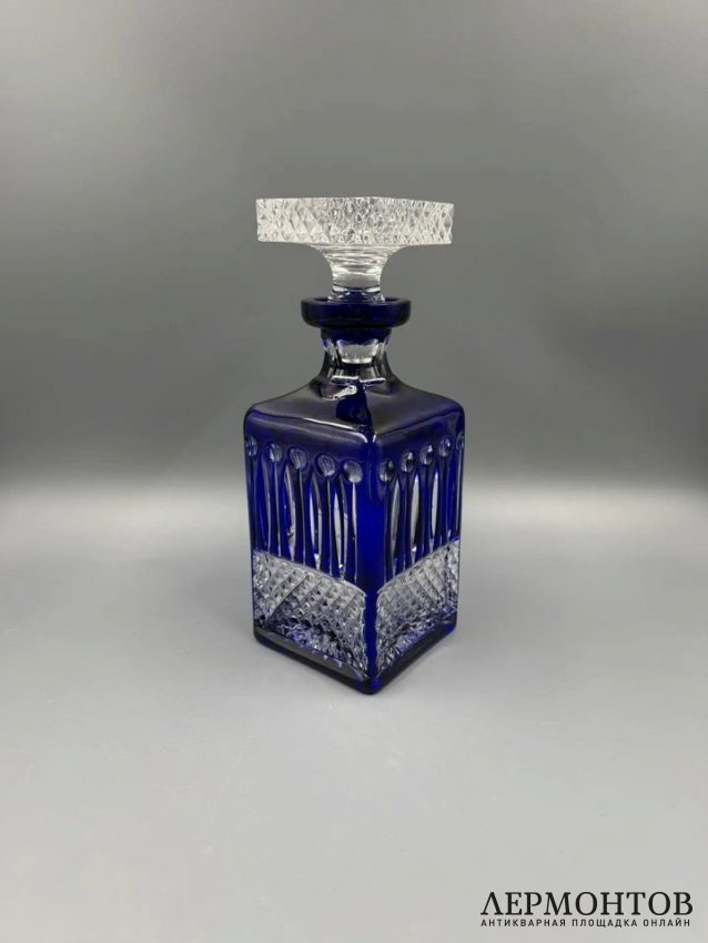Штоф из коллекции «Xenia». Цветной хрусталь, Faberge, современная работа