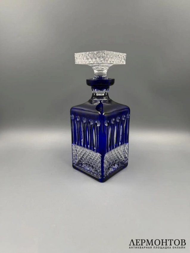 Штоф из коллекции «Xenia». Цветной хрусталь, Faberge, современная работа