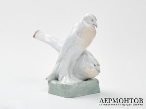Статуэтка «Голуби». Фарфор, Eichwald, Чехословакия, 1913 год