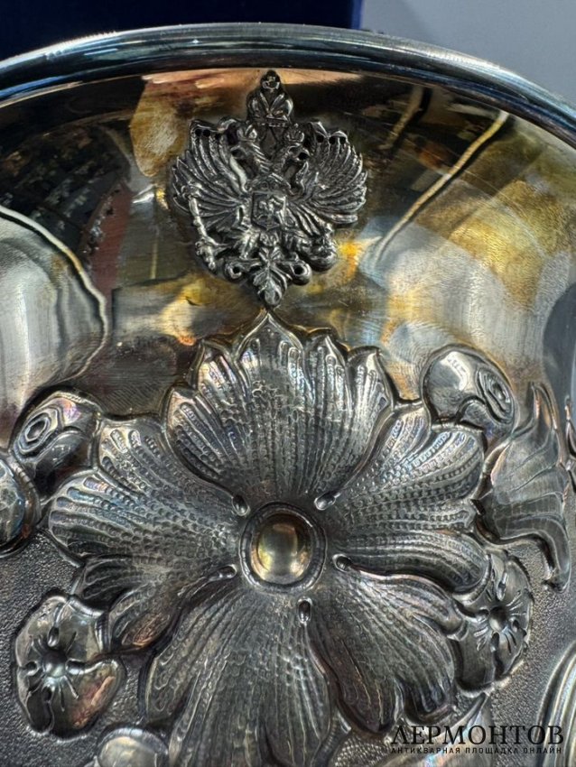 Ваза-кубок с монетами Николая II, выпуск 23 из 100. Серебро 925, Faberge, наши дни