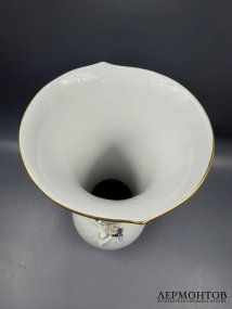 Ваза «Вишни и бабочки». Фарфор, роспись, Meissen, Германия