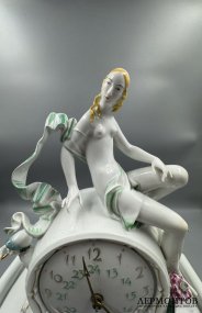 Каминные часы с девушкой и путти. Фарфор, роспись, Rosenthal, Германия, начало 20 века