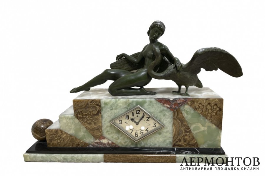 Часы каминные в стиле Ар Деко Леда и лебедь.  Франция, Париж, 1920-1930-е гг. Бронза.