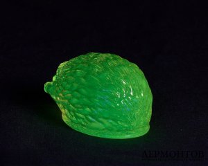 Статуэтка «Ёж». Урановое стекло, Чехия