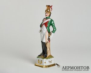 Статуэтка «Драгун». Фарфор, Di Pietro, Capodimonte, Италия, вторая половина XX века