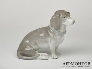 Статуэтка «Такса». Фарфор, Pfeffer Gotha, Германия, 1882–1934 годы