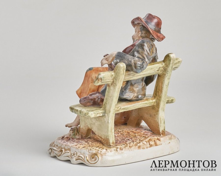 Статуэтка «Бродяга на скамье». Фарфор, Capodimonte, Италия