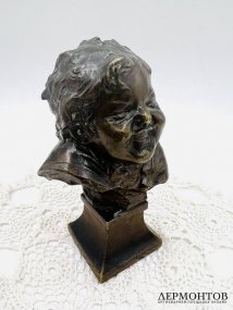 Скульптура «Смеющийся малыш». Бронза, автор модели J. Clara, Испания, начало 20 века
