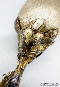 Кубок для вина с виноградной лозой и вставками. Серебро 925 пробы, золочение, современная работа