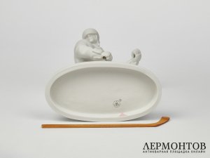Статуэтка «Хоккеист». Бисквитный фарфор, Royal Dux, Чехословакия