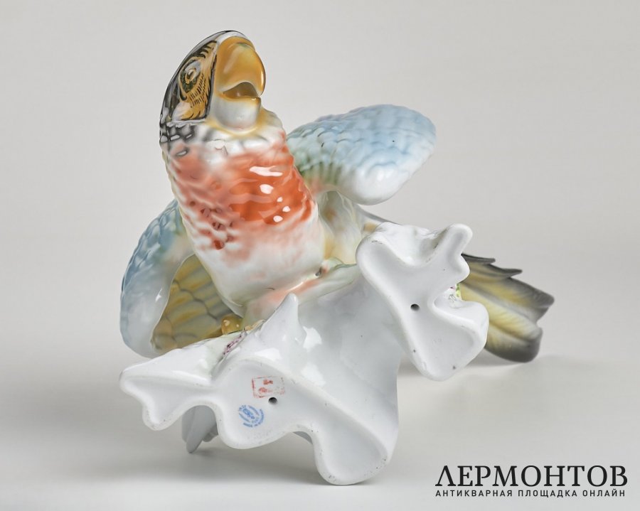 Статуэтка «Попугай ара». Фарфор, Iris, Клуж-Напока, Румыния, 1970–1980 годы