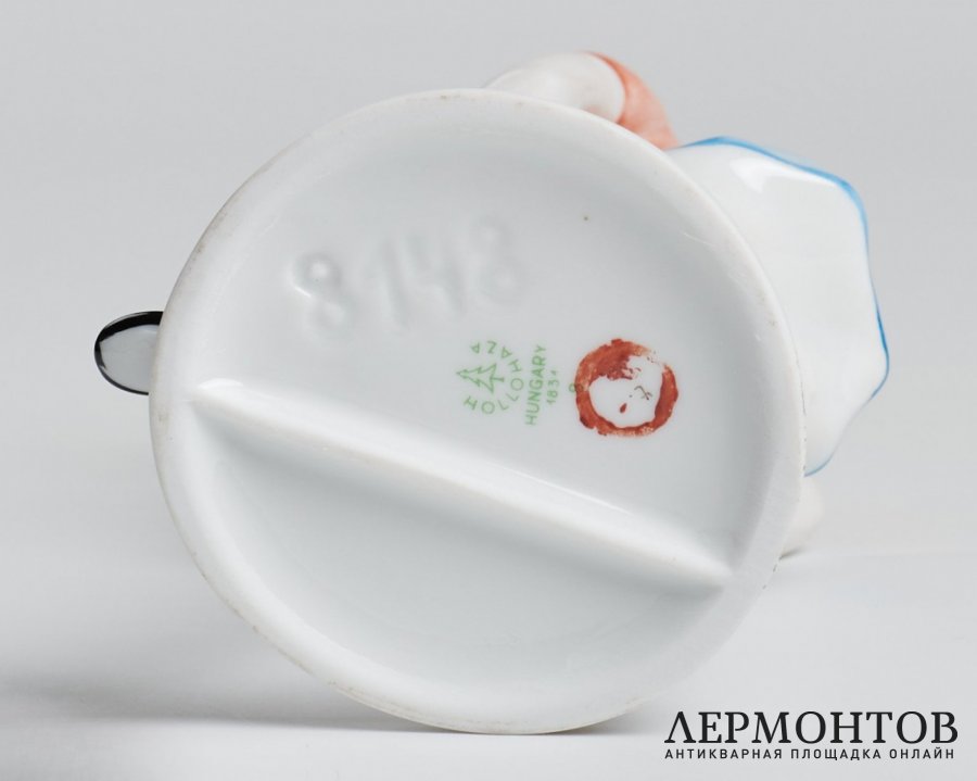 Статуэтка «Игрок в пинг-понг». Фарфор, Hollóháza, Венгрия, 1960–1970-е годы