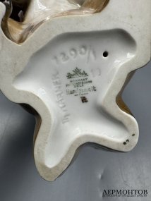 Статуэтка «Белка с лесным орехом». Фарфор, роспись, Rosenthal, автор модели Th. Kärner, Германия, середина 20 века