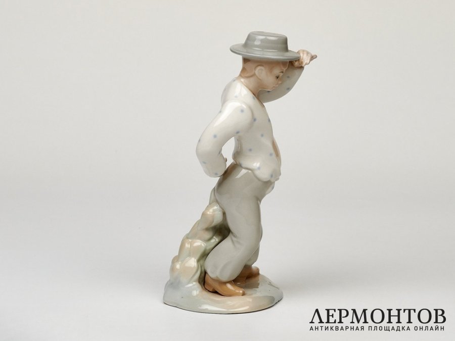 Статуэтка «Гуляка». Фарфор, M. Requena, Испания, 1970-е годы