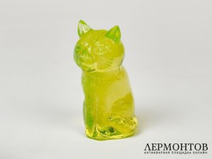 Статуэтка «Кошка». Урановое стекло, Чехия