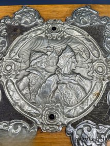 Шкатулка с басмой «Царевна с царевичем». Дерево, басма, Россия, начало 20 века
