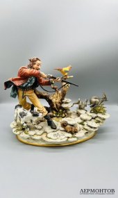 Скульптура «Охотник с собакой преследует зайца». Бисквит, роспись, Capodimonte, Италия, 2-я половина 20 века