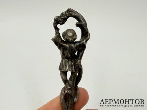 Ложка крестьянин в русском стиле. Россия, рубеж 19-20 века. Серебро 84 пробы.