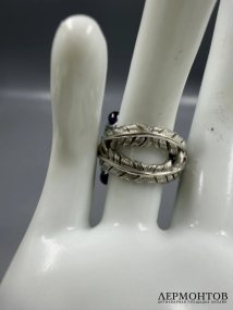 Кольцо с крупным аметистом и изумрудами. Золото 750 пробы, ручная работа
