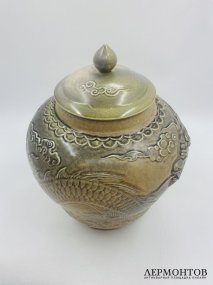 Ваза с крышкой «Дракон». Керамика, КНДР, 1950–1970 годы