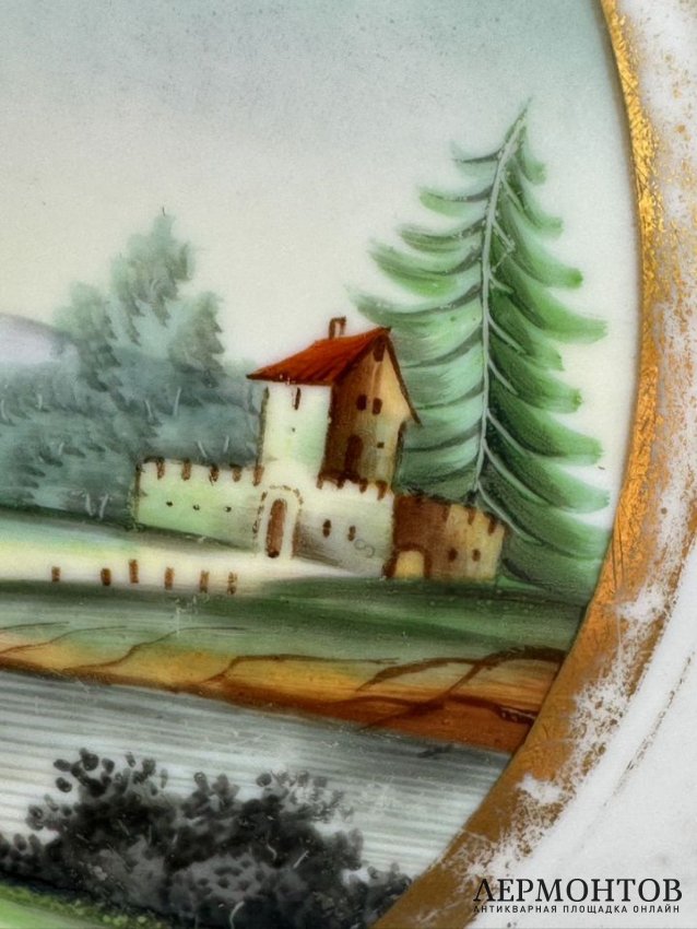 Тарелка «Дама с удочкой на берегу реки». Фарфор, роспись, фабрика братьев Корниловых, Россия, 1861–1884 годы