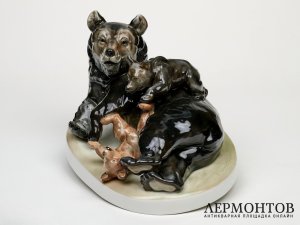 Статуэтка «Медведица с медвежатами». Фарфор, Rosenthal, Германия