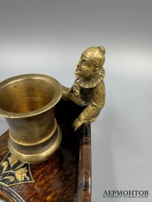 Подставка для мелочей с фигурой Пьеро. Бронза, дерево, Западная Европа, начало 20 века