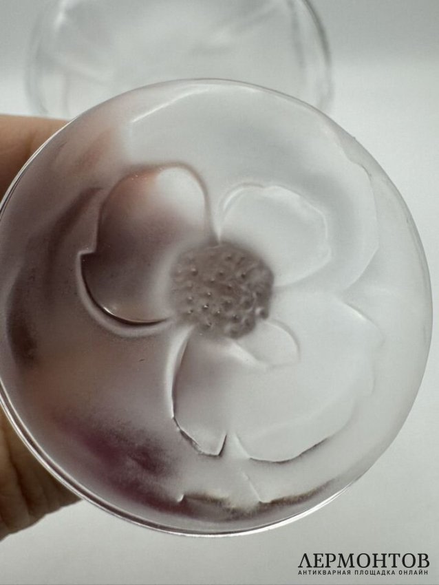 Флакон-штоф в виде цветка. Хрусталь, Lalique, Франция, 2-я половина 20 века
