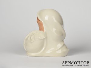 Статуэтка «Мадонна с младенцем», бюст. Фарфор, Pirkenhammer, Чехословакия, 1932 год